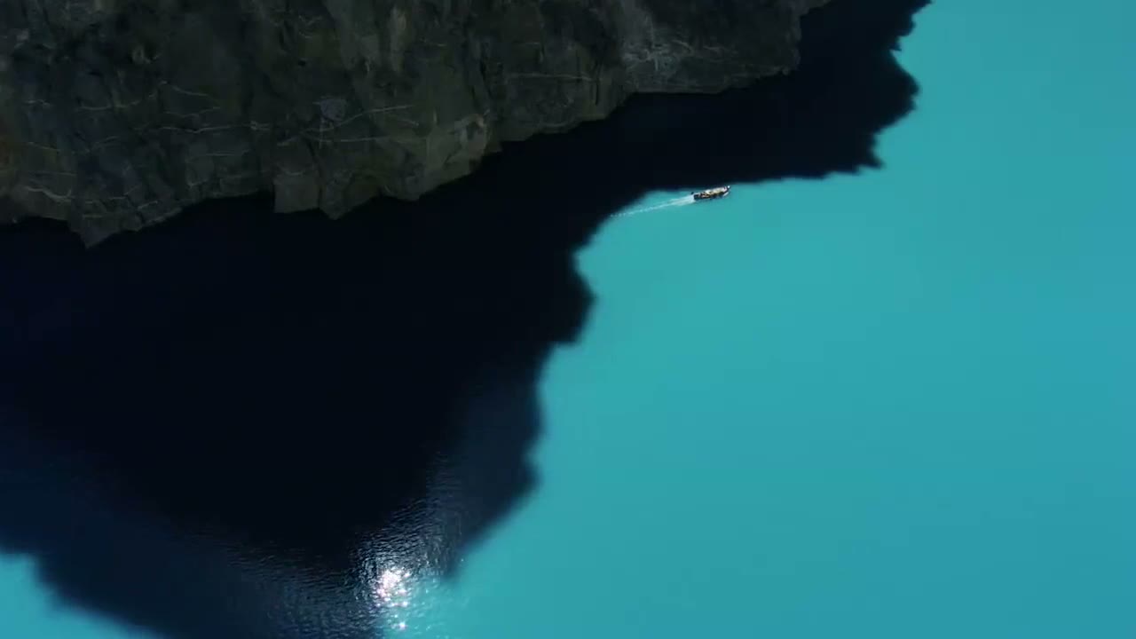 碧蓝海岸航拍小船
